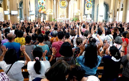 Faithful May Now Hold Or Raise Hands In Singing Lord S Prayer