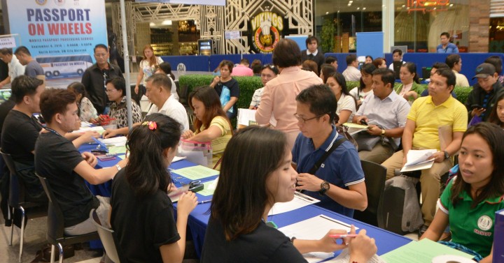 Dfas ‘passport On Wheels Serves 1000 Negrenses Philippine News Agency 2461