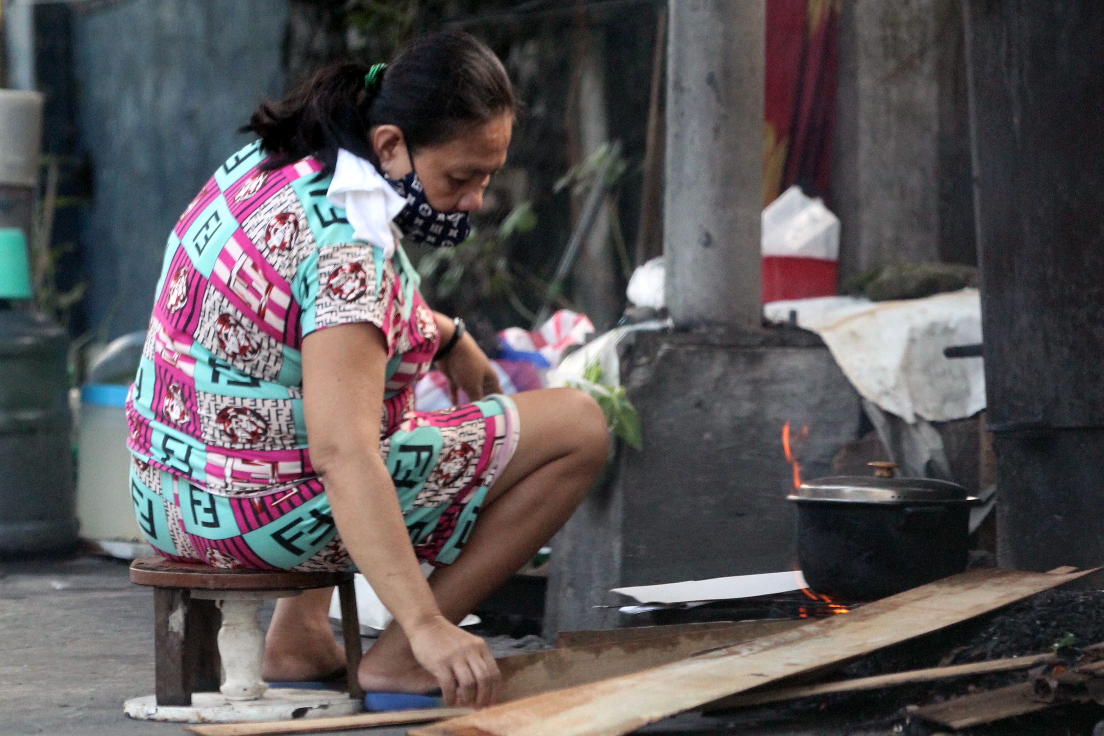 Firewood Cooking Photos Philippine News Agency