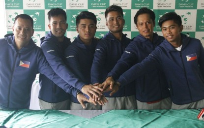 <p><strong>DAVIS CUP NETTERS.</strong> From left to right, the members of the Philippine  men's tennis team composed of Cris Cuarto (captain), Francis Casey Alcantara, Albert Lim Jr, Jeson Patrombon, Johnny Arcilla and John Bryan Decasa Otico, pose during the press conference of the Davis Cup Asia/Oceania Group 2 semifinal tie against Thailand at the Philippine Columbian Association (PCA) on Wednesday (April 4, 2018). The tie will be played from April 7-8. <em>(PNA photo by Jess M. Escaros Jr.)</em></p>