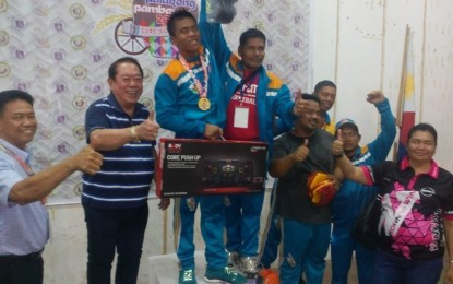 <p>Mimaropa's Billy Naelgas (center) is named best boxer in the Palarong Pambansa 2018 held at Vigan, Ilocos Sur.</p>