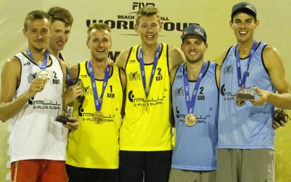 <p><strong>ALL WINNERS.</strong> The medal winners in the men's division of the FIVB Beach Volleyball World Tour Manila Open.<em> (PNA photo by Jess M. Escaros Jr.)</em></p>