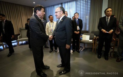 <p>President Rodrigo R. Duterte and Papua New Guinea Prime Minister Peter O' Neill shake hands during a bilateral meeting in November last year. <em>(PPD file photo)</em></p>