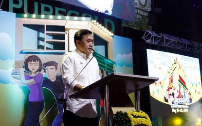 <p>Special Assistant to the President Christopher "Bong" Go reassured sari-sari store owners and other micro entrepreneurs of the Duterte administration's continued commitment to their welfare during the Puregold Sari-Sari Store Convention dubbed “TindahaNation” on Wednesday, May 16, 2018. <em>(Malacañang Photo)</em></p>