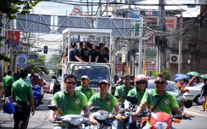 <p>PBA All-Star motorcade at Batangas City proper <em>(Photo courtesy of PBA Media Bureau)</em></p>