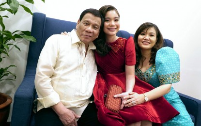 <p>President Rodrigo Roa Duterte and partner Honeylet Avancena with their daughter Veronica "Kitty" <em>(Presidential file photo)</em></p>