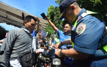 Davao City mayor lauds 'Clean Rider' campaign | Philippine News Agency