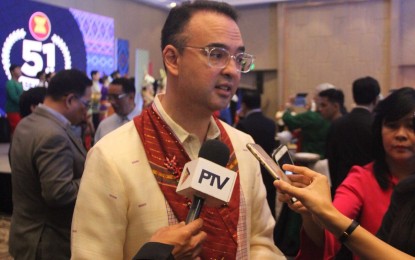 <p><strong>BALANGIGA BELLS</strong>. Foreign Affairs Secretary Alan Peter Cayetano tells reporters in Taguig City on Friday (August 10, 2018) that the government has yet to receive word from Washington on the return of the Balangiga Bells to the Philippines. Cayetano was commenting on a viral Facebook post saying that the US defense secretary had announced the return of the war booty to the Philippines. <em>(PNA photo by Jess M. Escaros Jr.)</em></p>
