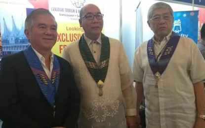 <p>Metro Bacolod Chamber of Commerce and Industry president Roberto Montelibano (right) with Bacolod City Vice Mayor El Cid Familiaran (center) and Samie Lim, director for tourism, retail and franchise of Philippine Chamber of Commerce and Industry and founding president and chairman emeritus of Philippine Franchising Association, at the opening of the Franchising Expo at L’ Fisher Hotel on Thursday (August 30, 2018). <em>(Photo by Erwin P. Nicavera)</em></p>
<p><em> </em></p>