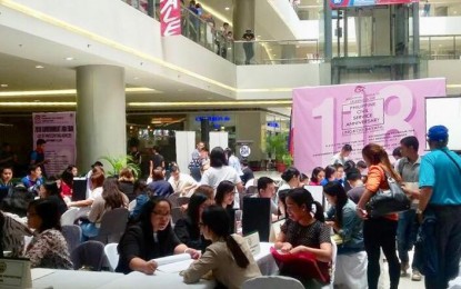<p><strong>JOBS FAIR</strong>. More than 400 jobseekers flock to the first ever ‘Government Job Fair’ conducted by the Civil Service Commission (CSC) in Western Visayas. Around 200-300 vacant positions were available, majority of them are plantilla or permanent positions.<em>(Photo from DSWD-6 Facebook Page)</em></p>