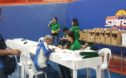 <p>LTFRB launches Pantawid Pasada caravan at the San Andres Sports Complex in Malate, Manila. Around 2,000 beneficiaries are expected to attend the event which is being held on Thursday and Friday. </p>