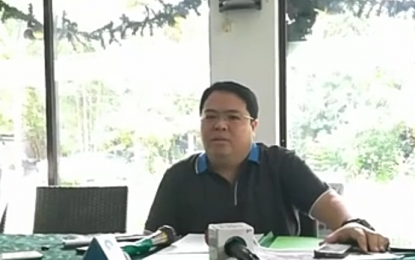 <p><strong>SORRY.</strong> Bacolod City Councilor Jesus Claudio Puentevella, in a press conference on Friday (September 14, 2018), issues an apology for punching colleague Councilor Dindo Ramos during the session of the City Council Wednesday afternoon. <em>(Screen grab from Aksyon Radyo Bacolod)</em></p>
<p> </p>