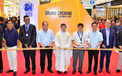 <p><strong>SM GRAND OPENING. (</strong>From left) SM Chairman for Executive Committee Hans T. Sy , Legazpi City Mayor Noel E. Rosal, Albay Second District Congressman Joey Sarte Salceda, Albay  Governor Al Francis C. Bichara , Bishop of Legaspi City Most Rev. Joel Baylon, Albay Vice Governor Harold O. Imperial, Legaspi City Vice Mayor Robert Oscar Cristobal, SM Prime Holdings President Jeffrey C. Lim , and SM Supermarket Vice Chairman Herbert T. Sy grace the blessing and inauguration of  SM City Legazpi Friday (Sept. 14, 2018).  <em> (Photo by Rico de Mesa Manallo<strong>)</strong></em></p>
<p><em> </em></p>