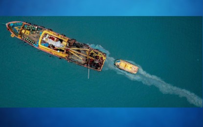 <p><strong>'USED OIL' DUMPING IN CORON:</strong> San Diego, California-based lawyer and videographer Atty. Sergei Tokmakov posted this photo on Facebook on Saturday (September 15, 2018)  showing a commercial fishing vessel, pulling a smaller fishing boat, discharging suspected used oil near a marine protected area in Coron. </p>