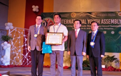 <p><strong>AMBASSADOR FOR PEACE. </strong>PCOO Secretary Jose Ruperto M. Andanar  was conferred the Ambassador for Peace Award by the Universal Peace Federation (UPF) during the culmination of the International Youth Assembly 2018 held at the University of the Philippines in the Visayas, Sunday (Sept 23,2018)</p>