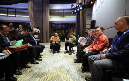 <p><strong>BILATERAL MEET.</strong> President Rodrigo R. Duterte discusses matters with Socialist Republic of Vietnam Prime Minister Nguyễn Phúc during a bilateral meeting on the sidelines of the Association of Southeast Asian Nations (ASEAN) Leaders' Gathering held at the Sofitel Bali Nusa Dua in Bali, Indonesia on October 11, 2018. <em>(Ace Morandante/Presidential Photo) </em></p>