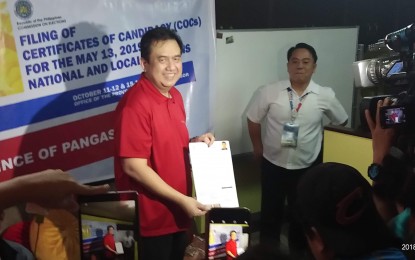 <p>ORBOS FOR CONGRESS<strong>. </strong>DOTr Undersecretary Tim Orbos presents his CoC to the media in Pangasinan. <em>(Photo by Ahikam Passion) </em></p>