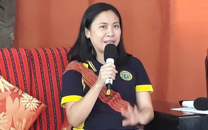 <p><strong>DENGUE TREND.</strong> Geeny Austria, a nurse at the Regional Epidemiology Surveillance Unit (RESU) of the Department of Health-Cordillera, notes the increasing trend in dengue and leptospirosis cases in the Cordillera region. <em>(Photo by Pamela Mariz Geminiano)</em></p>