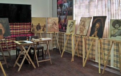 <p><strong>IPs ART SHOWCASE.</strong> Mud paintings of Indigenous Peoples from the Caninguan National High School are now being showcased at the Casa Gamboa Jaro Museum as part of the IP Month celebration until October 30.<em> (Photo by Perla Lena) </em></p>