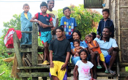 <p>Mamanwa tribe members in Kagbana village, Burauen, Leyte. <em>(Photo courtesy of Department of Social Welfare and Development Region 8)</em></p>