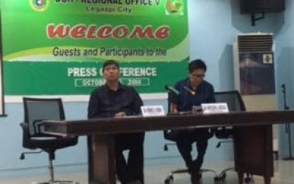 <p><strong>CODE WHITE.</strong>  Department of Health (DOH)-Bicol Regional Director Dr. Napoleon Arevalo (right) together with Assistant Regional Director Dr. Ernie Vera (left) give 'Undas' health and safety advice in a press conference on Monday, Oct. 29, 2018. Arevalo said all government hospitals are placed on 'code white alert' or 'on-call' mode for the traditional observance.  <em>(Photo by Connie Calipay)<strong> </strong></em></p>