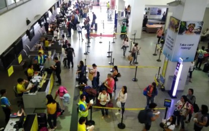 <p><strong>NO DISRUPTION OF OPERATIONS.</strong> Operations at the Iloilo International Airport remain normal amid succesisve earthquakes in Panay, Monday <em>(Contributed photo by Art Parreño )</em></p>