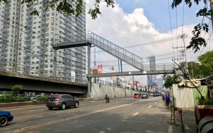 <p>A footbridge constructed by the MMDA along EDSA Kamuning in Quezon City went viral over social media as netizens commented that its height was too high and might cause inconvenience to persons with disabilities, senior citizens and pregnant women. <em>(Photo courtesy of Facebook/Macky Fernando) </em></p>