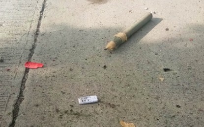 <p><strong>DISARMED.</strong> The pipe bomb disarmed by military bomb disposal experts that civilians found along the highway in Barangay Poblacion, Ampatuan, Maguindanao on Tuesday (Oct. 6, 2018).<em><strong> (Photo by 6ID)</strong></em></p>