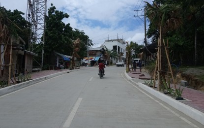 <p><strong>NEW BORACAY ROAD.</strong> Road rehabilitation from Cagban Port is now 85 percent completed. The road construction will be completed by Christmas time, said Public Works and Highways Secretary Mark Villar on Thursday (November 8, 2018). <em>(Photo by Karen Bermejo) </em></p>