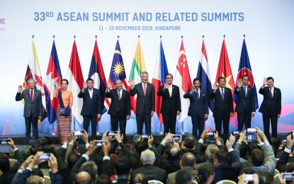<p>President Rodrigo Duterte poses for a photo with the leaders from Association of Southeast Asian Nations (ASEAN) member countries during the opening ceremony of the 33rd ASEAN Summit and Related Summits at the Suntec Convention and Exhibition Centre in Singapore on Nov.13, 2018. <em>(Presidential photo)</em></p>