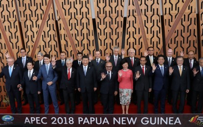<p>President Rodrigo Roa Duterte poses for a photo with other leaders from Asia-Pacific Economic Cooperation (APEC) member countries prior to the start of the APEC Business Advisory Council Dialogue with APEC leaders at the APEC Haus in Port Moresby, Papua New Guinea on November 17, 2018. <em>(Presidential photo)</em></p>