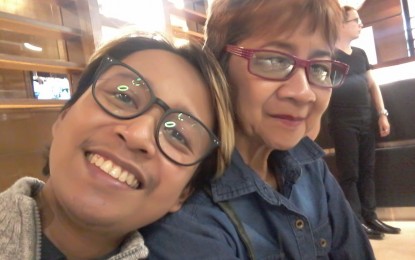 <p>Dee Angeles Mandigma with his mom Evelyn. <em>(Photos taken from Dee's Facebook account)</em></p>