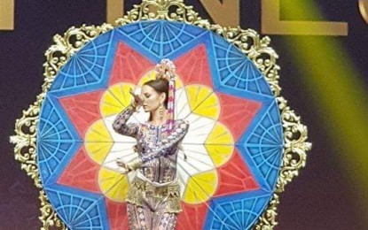 <p><strong>BICOL'S PRIDE.</strong> 2018 Miss Universe Catriona Gray in her national costume during the pageant in Thailand. The costume was on exhibit at the Museo de Legazpi from January 15 to February 14.  <em>(PNA file photo)</em></p>