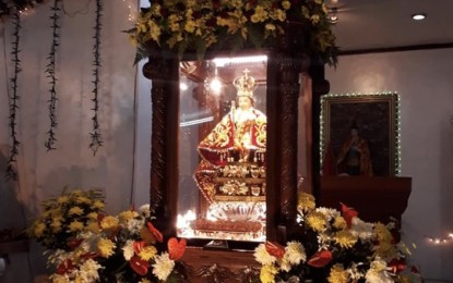 <p><strong>HOSPITAL VISIT</strong>. The  image of the Señor Santo Niño de Cebu on display at the chapel inside the Cebu City Medical Center for an overnight vigil on Friday  by the hospital staff and patients, before it will be transferred to the Vicente Sotto Memorial Medical Center in the uptown area in Cebu City on Saturday, (January 5, 2019). <em>(Photo courtesy of the Facebook page of the Basilica Minore del Sto. Niño/Analyn Conocono, USJ-R Communication Intern)</em></p>