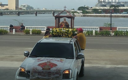 <p><strong>CEBU-BOUND.</strong> The  image of Señor Santo Niño enshrined at the San Jose Parish church in this city left for Cebu City Friday evening (January 11) for change of vestment as part of the preparations for the 2019 Iloilo Dinagyang Festival. <em>(Photo by Perla Lena) </em></p>