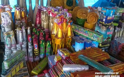 <p>Firecrackers and fireworks<em> (PNA file photo)</em></p>