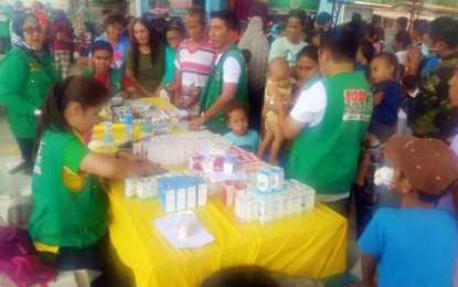 <p><strong>HEALTH MISSION.</strong> Some 1,500 indigents got free health services from Army doctors and medical staff of the provincial government during a Tuesday’s (Jan. 22) joint medical-dental mission in Ampatuan, Maguindanao. <em><strong>(Photo courtesy of 6th ID)</strong></em></p>