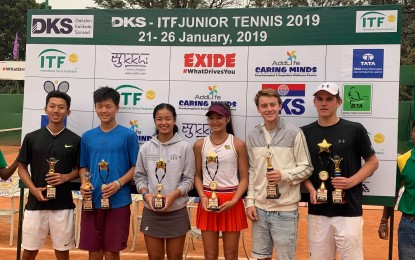 <p>PROUD PINOY: Alexander Eala (third from left) holds her runner-up trophy during the awarding ceremony of the DKS-ITF Junior Tennis 2019 in Kolkata, India on Saturday (January 26, 2019). (Photo by Czarina Mae Arevalo)</p>