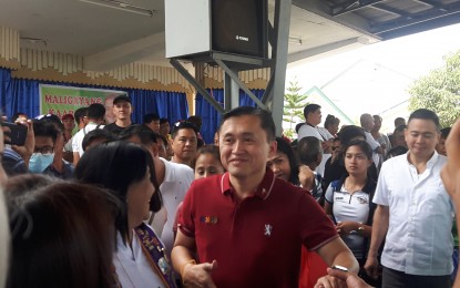 <p>Former Special Assistant to the President Bong Go visits fire victims in Orion, Bataan on Friday (Feb. 1, 2019). <em>(Photo by Ernie Esconde)</em></p>