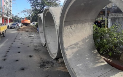 <p><strong>AVERTING FLOODING.</strong> Culverts are lined up along the St. John Paul II Avenue in Barangay Kasambagan, Cebu City where the Department of Public Works and Highways (DPWH-7) Flood Control Management Cluster implements a drainage enhancement project through a diversion channel right beneath the road pavement. <em>(Photo by John Rey Saavedra)</em></p>