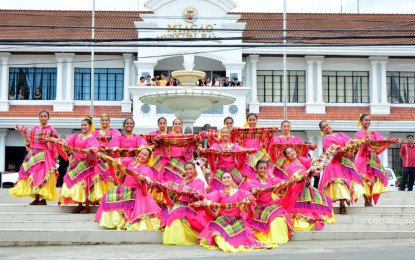 ‘Hablon’-weaving town eyes production of cotton yarns | Philippine News ...