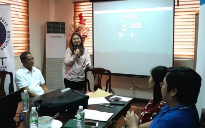 <p><strong>IMPROVED BIZ PERMIT PROCESSING.</strong> Department of the Interior and Local Government Provincial Director Myrvi A. Fabia talks with some local officials during the launching of the e-Business Permit and Licensing Sytem (e-BPLS) in Macabebe, Pampanga on Monday, February 18, 2019. <em>(Photo courtesy of DILG Pampanga)</em></p>