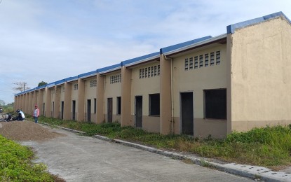 <p><strong>EMPTY HOUSES</strong>. Some of the completed but still unoccupied houses in Tanauan, Leyte for victims of Super Typhoon Yolanda. The Regional Development Council (RDC) in Eastern Visayas urged the National Housing Authority (NHA) to come up with uniformed guidelines in the selection of beneficiaries of post-Yolanda housing projects. <em>(PNA file photo)</em></p>
<p> </p>