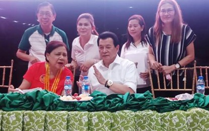 <p><strong>'ALAGA KA'.</strong> Senator Cynthia Villar talks with Governor Wilhelmino Sy-Alvarado while provincial board member Ayee Ople (right), Provincial Social Welfare and Development Officer Rowena Joson-Tiongson (2nd from right), former Board Member Monet Posadas (left) and Mina Fermin look on during the launching  of the "Alaga Ka Program” held at Bulacan Capitol Gymnasium, March 18, 2019. <em>(Photo by Manny Balbin)</em></p>