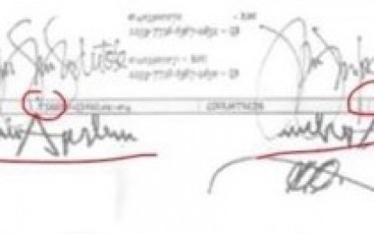 <p><strong>SIGNATURE</strong>. Radjah Buayan Mayor Zamzamin Ampatuan said the signatures underlined in red was his. The other signature was a flipped version of his signature. <em>(Screen grabbed from Youtube video)</em></p>