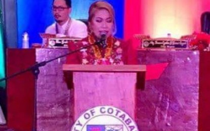 <p><strong>SOCA REPORT.</strong> Cotabato City Mayor Cynthia Guiani-Sayadi bared the upcoming construction of the PHP176-B airport and seaport in the city through a public-private partnership during her State of the City Address on Wednesday (April 10, 2019). She said the construction would generate local employment. <em>(Photo courtesy of Jom Dimapalao–Brigada Cotabato News FM)</em></p>