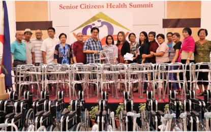 <p><strong>FOR SENIORS.</strong> Department of Health Calabarzon Regional Director Dr. Eduardo Janairo (7th from left) leads the distribution of some 160 assistive devices to senior citizens during the two-day “Senior Citizen’s Health Summit” from April 11 to 12 in San Mateo, Rizal. <em>(Photo courtesy of DOH4A-MRCU)</em></p>
