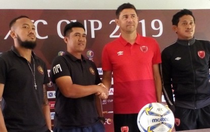 <p>Kaya FC-Iloilo head coach Noel Marcaida (2<sup>nd</sup> from left) and goalkeeper Michael Casas (left) with PSM Makassar mentor Darije Kalezic (2<sup>nd</sup> from right) and midfielder Rizky Pellu during the pre-match press conference on Tuesday ahead of their AFC Cup 2019 Group H match at the Panaad Park and Stadium in Bacolod City on Wednesday afternoon. <em>(Photo by Nanette L. Guadalquiver)</em></p>
<p> </p>