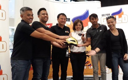 <p>Go For Gold program head Jeremy Go (third from left) with the race organizers during the press conference at Uptown Mall, BGC, Taguig City on Tuesday (April 23, 2019). <em>(PNA photo by Jean Malanum)</em></p>