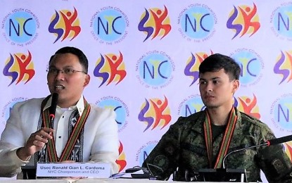 <p><strong>STAR POWER</strong>. Armed Forces of the Philippines (AFP) Reserve Private Matteo Guidicelli (right) shares with Baguio media on Friday that he joined the reserve force to fulfill his dream and to give back to the country which all citizens must do as responsible Filipinos. He joined National Youth Commission chair Undersecretary Ronald Gian Cardema (left) and other officers of the commission at the press conference. <em>(Photo by Mary Joy Ildefonso, OJT/ PNA)</em></p>